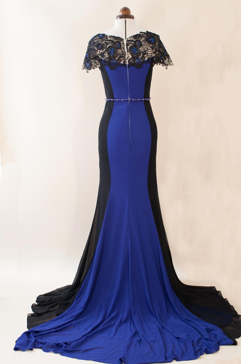 Inna in Trumpet Black and Blue Evening Dress with Cap Lace Sleeves wit Inna in Trumpet Black and Blue Evening Dress with Cap Lace Sleeves wit